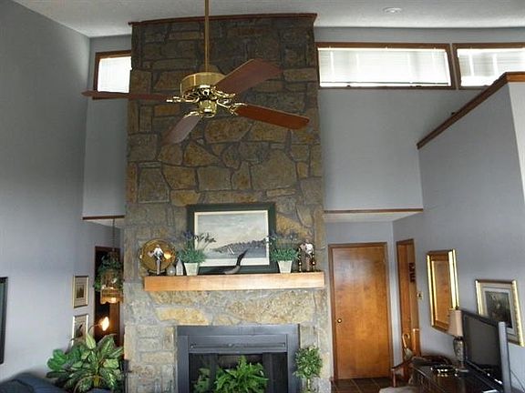 5th image of 304 Lookout Point #A2