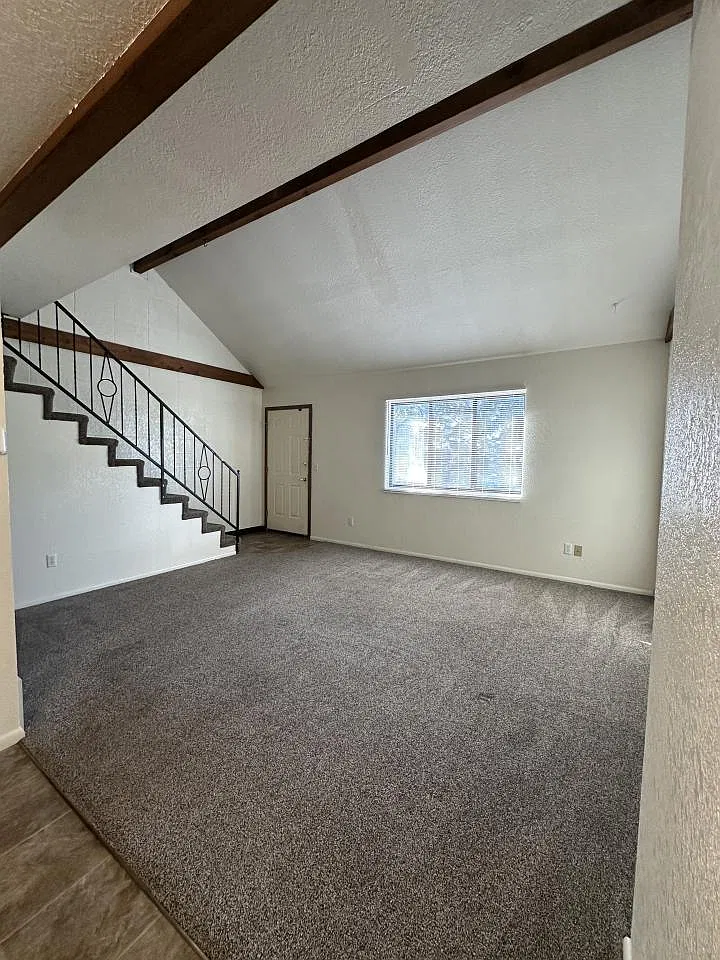 1 bed, 1.0 bath, $895 — Photo 3