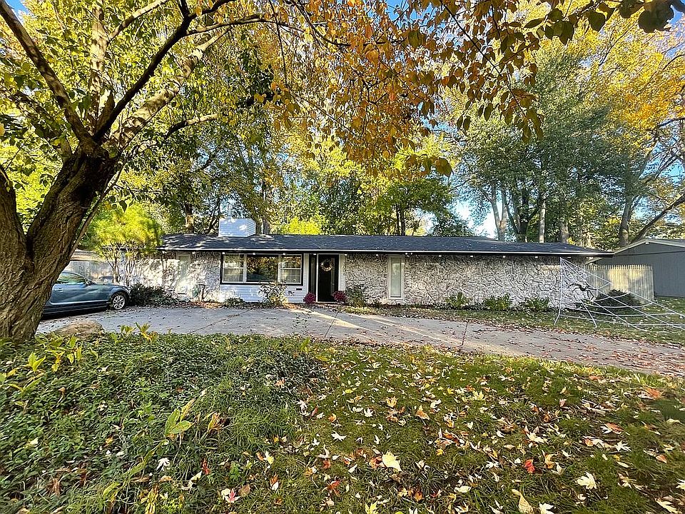 1st image of 3006 E Lincolnshire Blvd