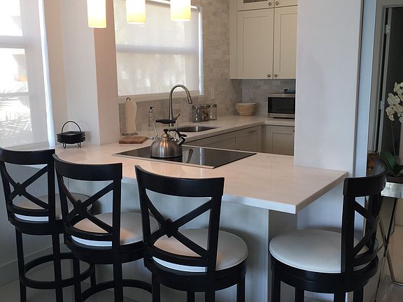 Kitchen Bar/Counter