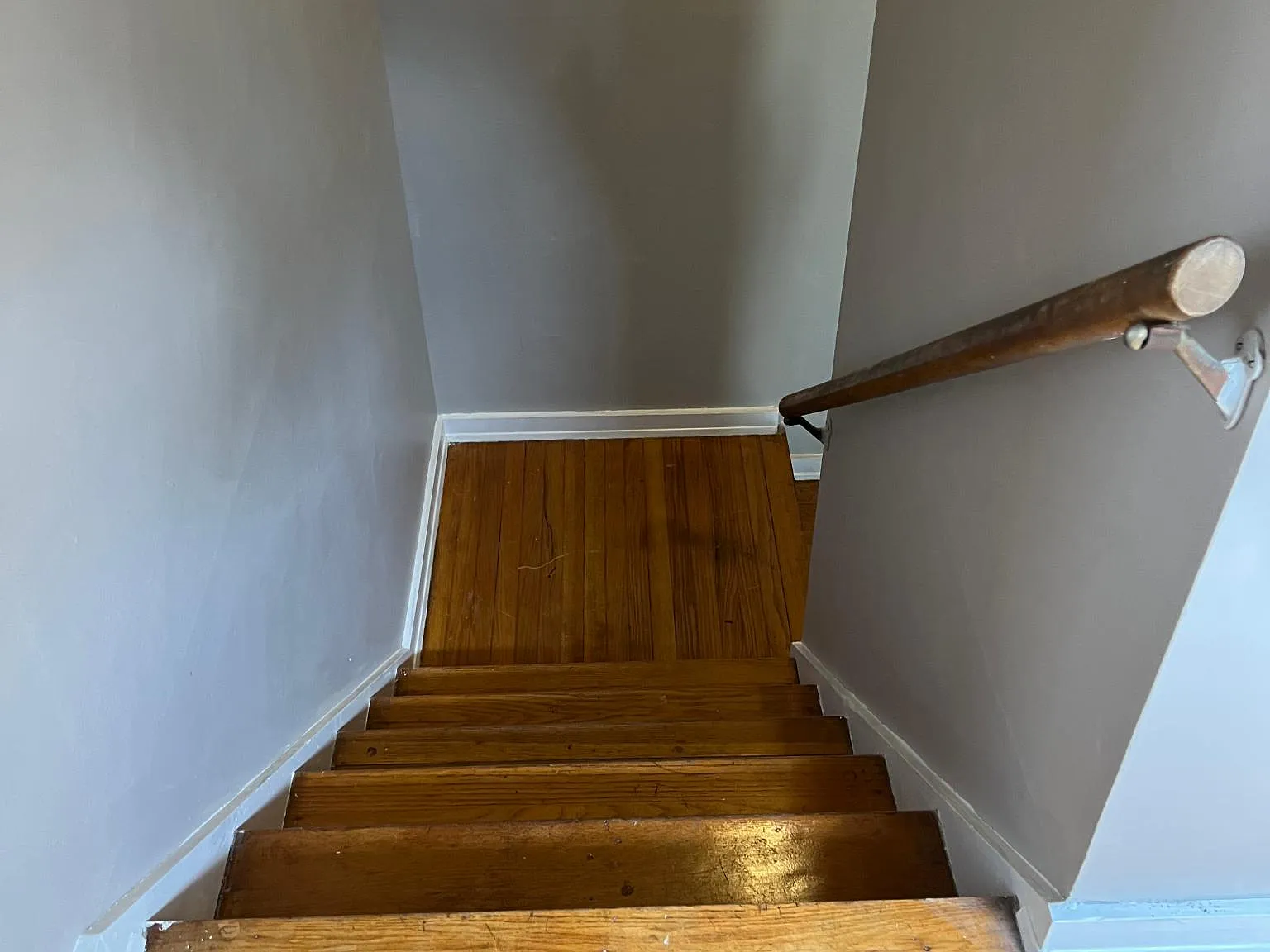 233 W Ridgewood Ct — Photo 2