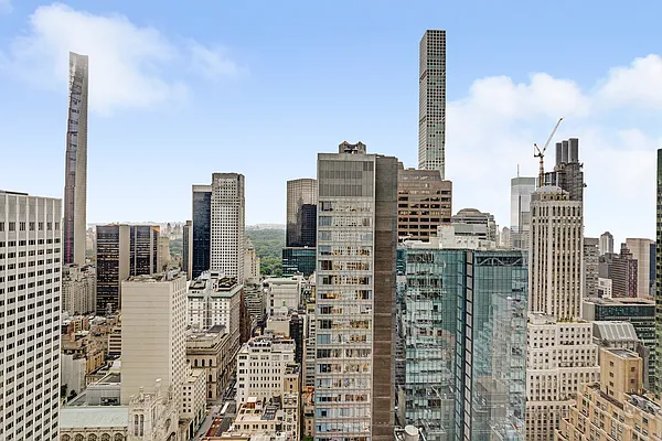 Rented by Compass | media 21