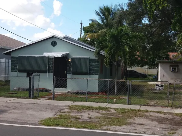 806 Phippen Rd, Dania Beach, FL 33004