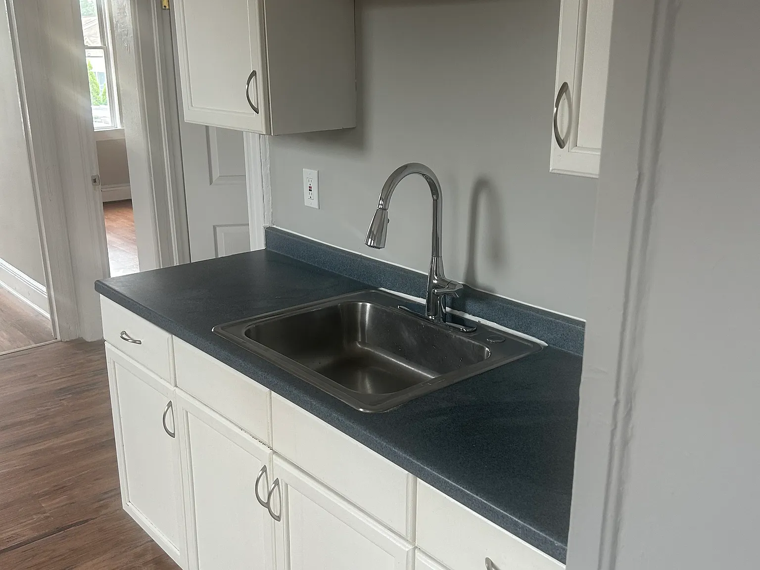 2 bed, 750 sqft, $1,950 — Photo 3