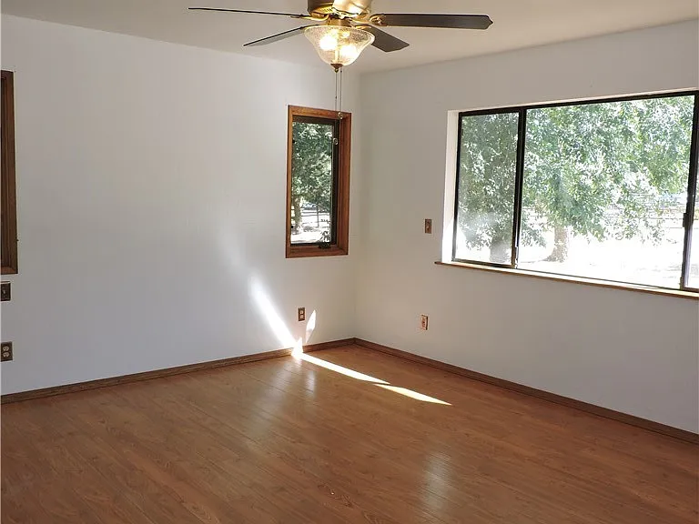 26931 Columbia Way — Photo 38