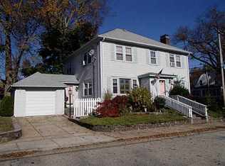 1 Edgemere Dr, Cranston, RI 02905