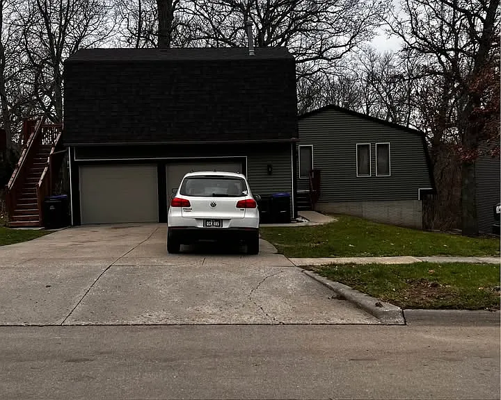 Eastview Dr — Photo 3