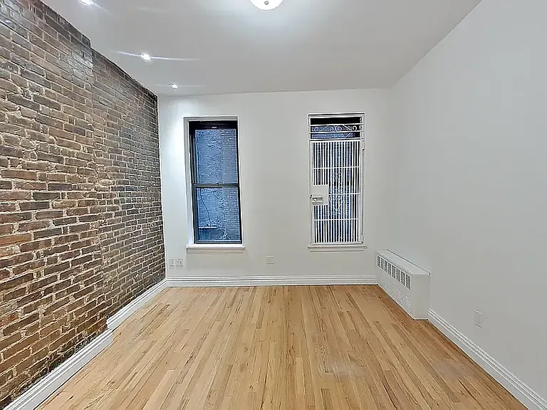 417 3rd Ave #1C — Photo 2