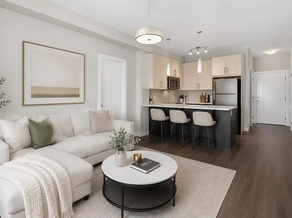 8 Sage Hill Ter NW #318, Calgary, AB T3R 0W5