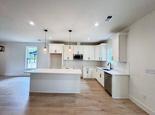 960 Goodjoin Rd, Campobello, SC 29322