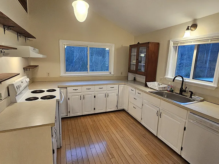 2089 W Creek Rd — Photo 20