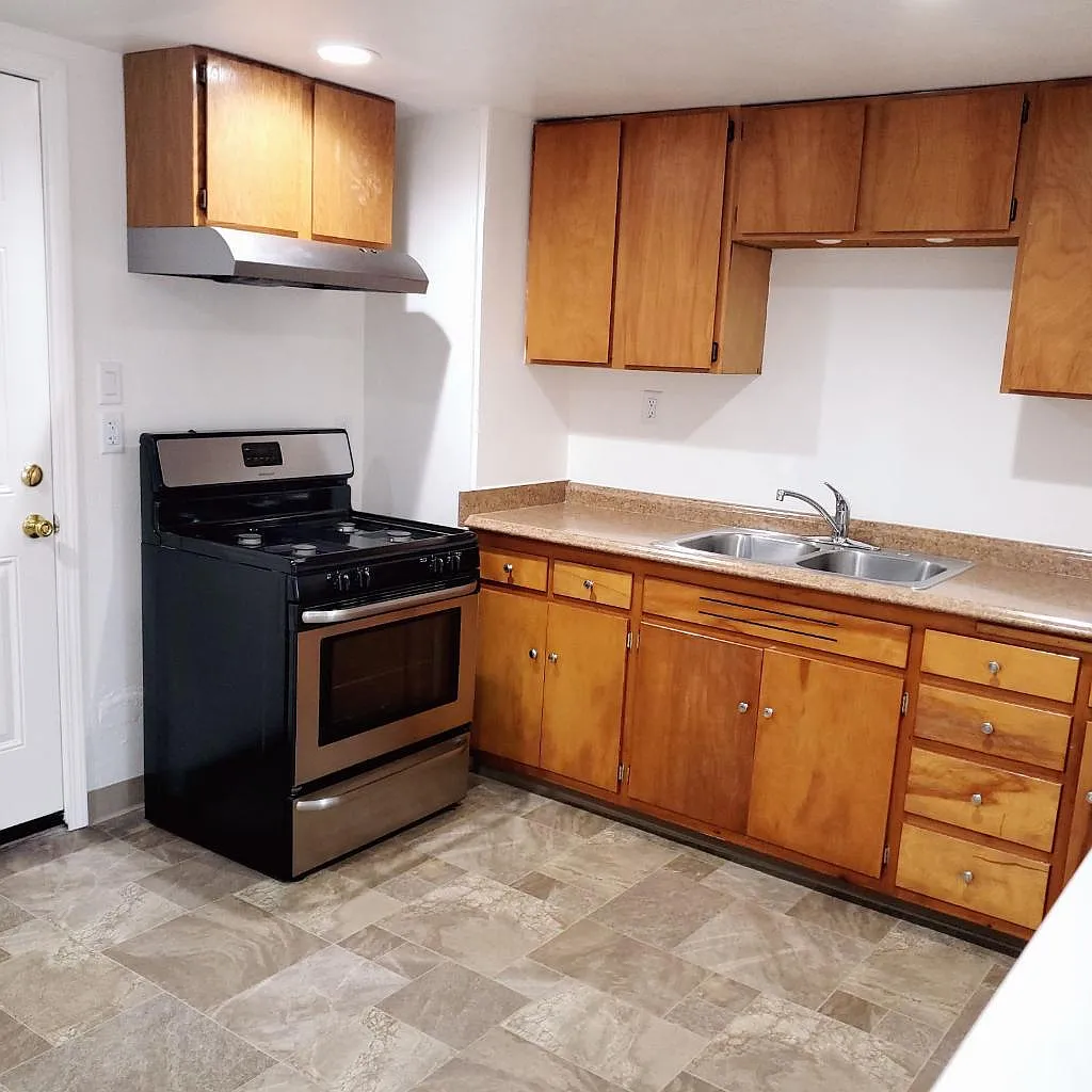 Building Photo - 1806 Dover Ave #B