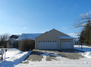 W2247 Rock Garden Ct, Freedom, WI 54913