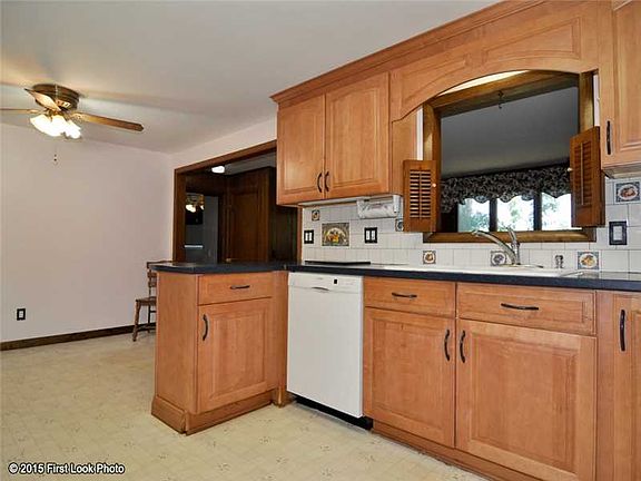 4th image of 84 Valleybrook Dr
