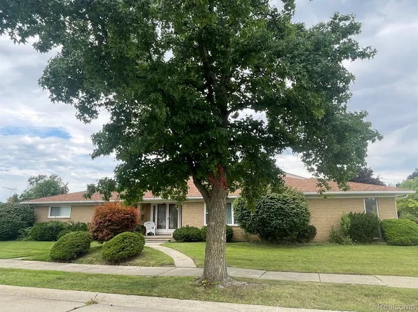 14001 Cranbrook St, Riverview, MI 48193