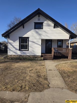 912 Scott St, Beatrice, NE 68310