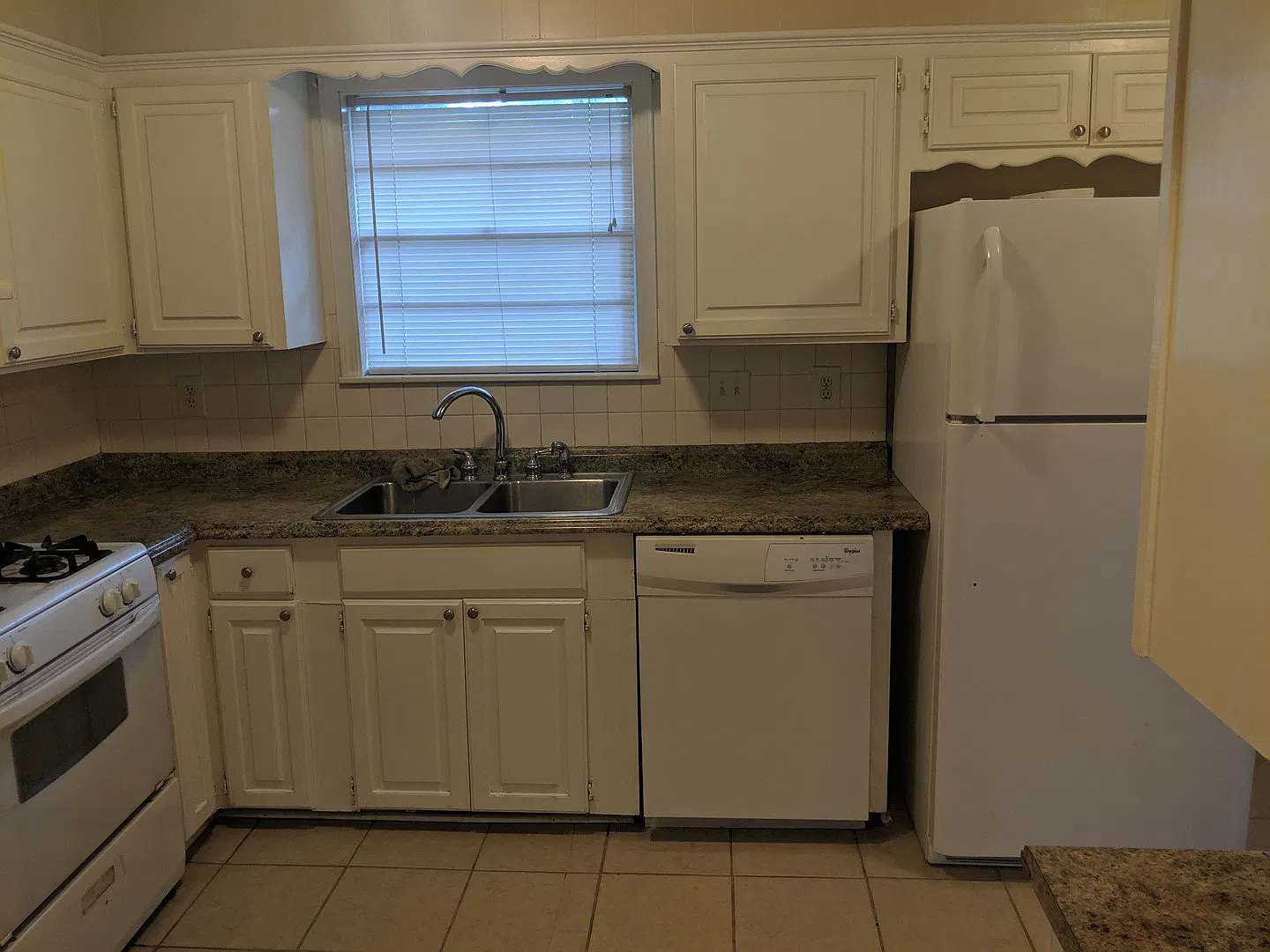Spacious four Bedroom Home Available NOW — Photo 3