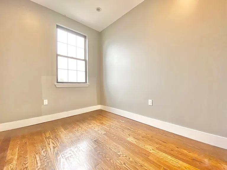 60 Putnam Ave #3 — Photo 4