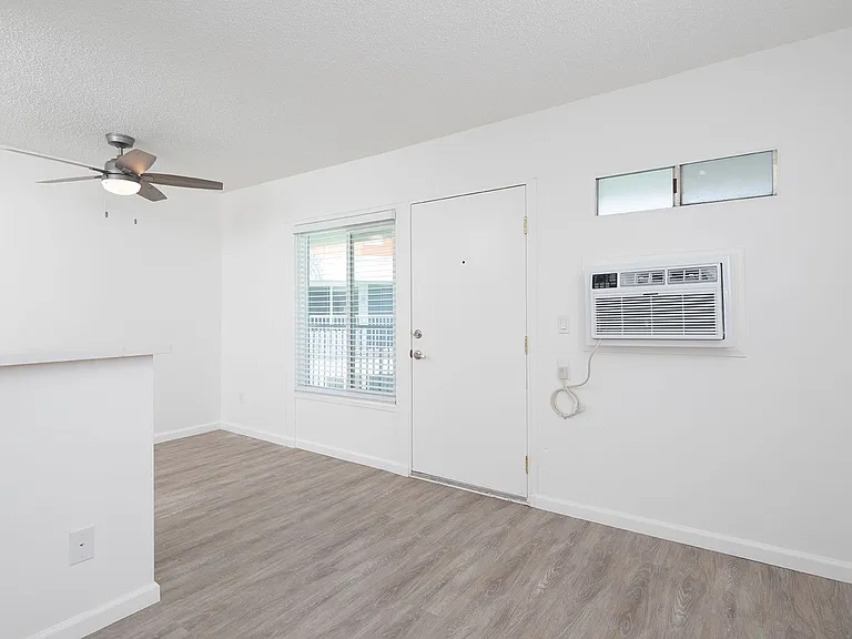 Aztec Pacific Apartments — Photo 51