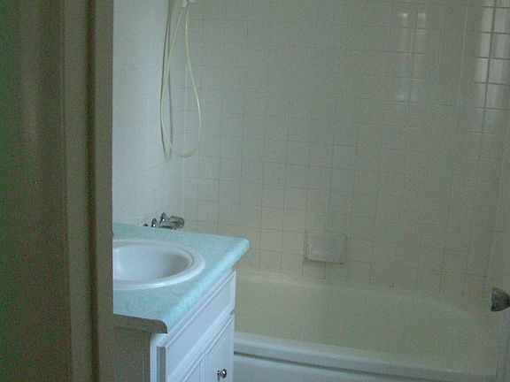 3rd image of 5904 Bromley Ave APT 9