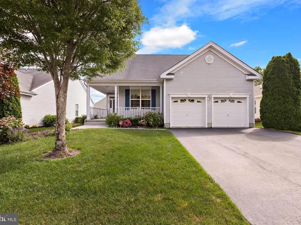 26 Masters Ct, Little Egg Harbor, NJ 08087