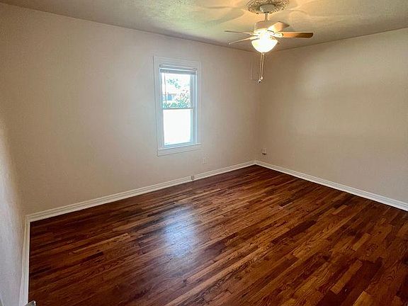 3rd image of 5621 Watters Pl