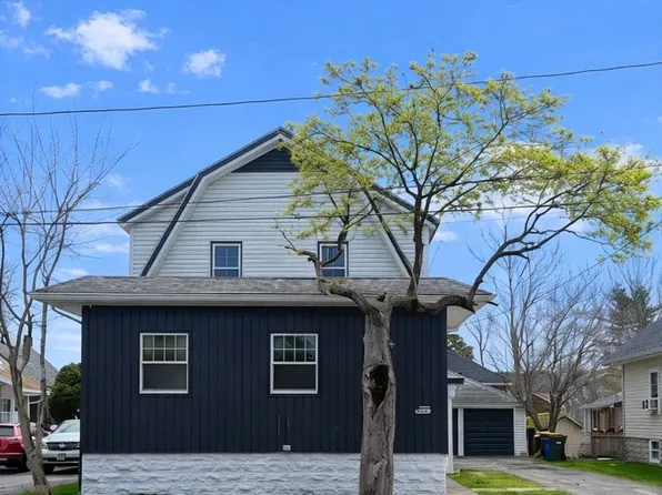 295 Newbury St, Fall River, MA 02720