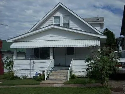 332 Bernard St photo 1