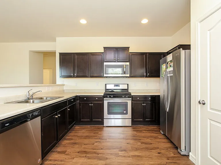4116 S 81st Dr — Photo 5