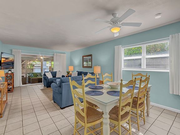 4th image of 655 Dahlia Ln