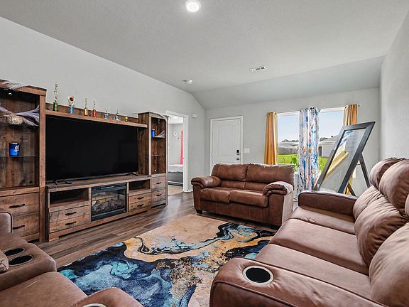 5th image of 1640 Carillon Ln