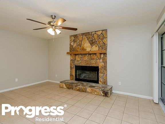 3rd image of 15706 Country Lake Dr