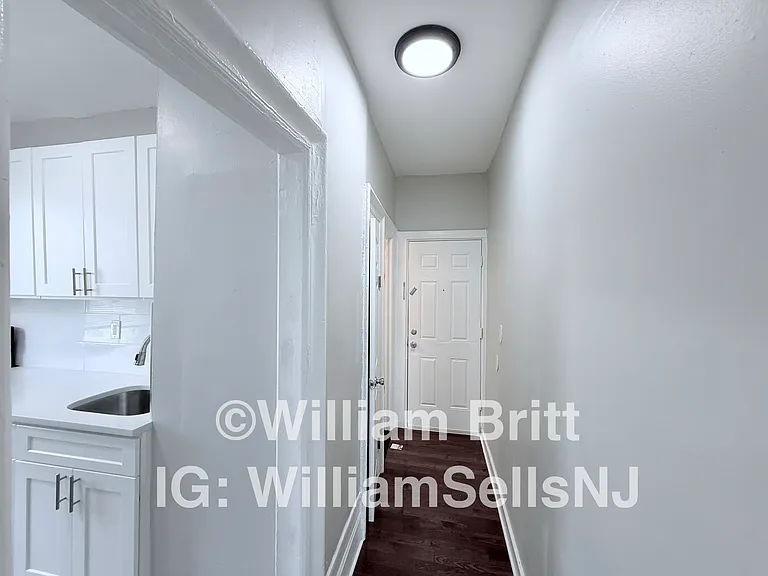 9 Bentley Ave #15 — Photo 6