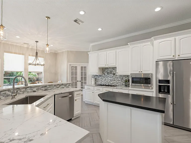6011 Shady Alcove Ct — Photo 13