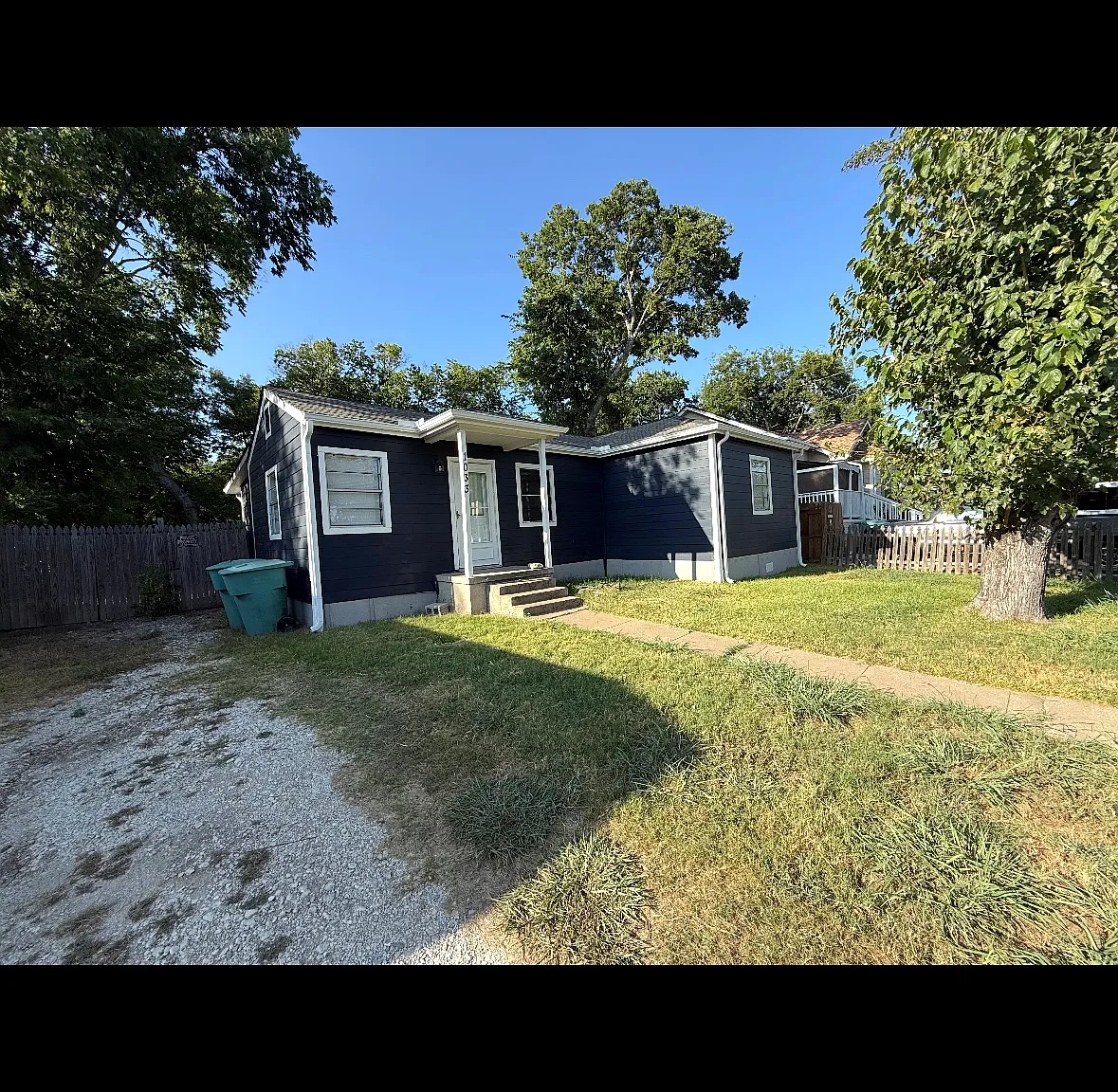 3 bed, 1026 sqft, $1,250 — Photo 1