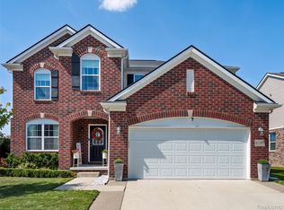 41197 Dortmund Dr, Clinton Township, MI 48038