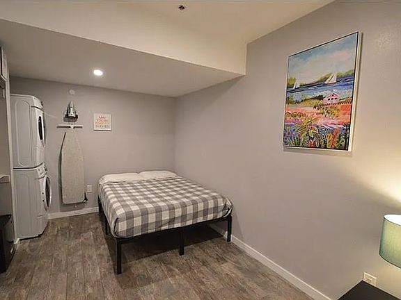 4th image of 1315 Morena Blvd #12