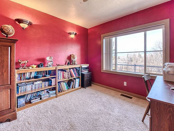 3rd image of 186 Silverbow Dr