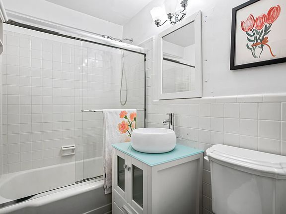 5th image of 420 E 55th St APT 5N