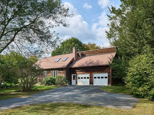 38 Huntington Rd, Hadley, MA 01035