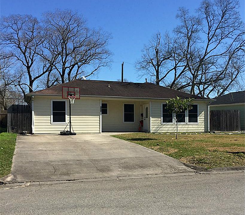 1st image of 1309 Pecan Dr
