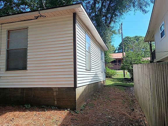 2nd image of 111 Valley View Dr