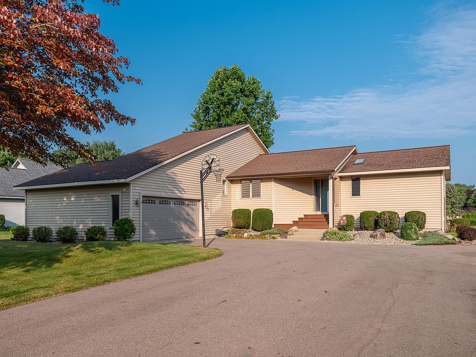 1st image of 9374 Arrowhead Dr E