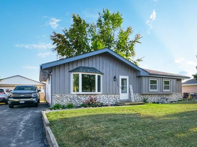 2935 Crestview Park Dr, Racine, WI, 53402