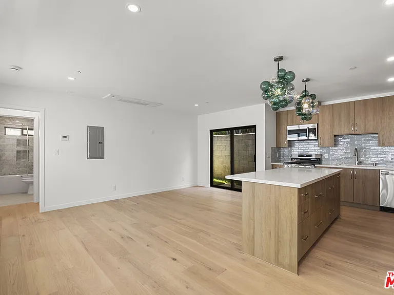 822 N Orange Grove Ave #822.5 — Photo 7