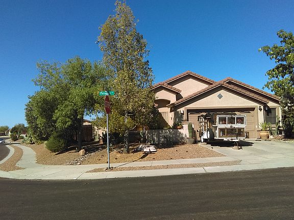 2nd image of 2544 E Petroglyph Ln