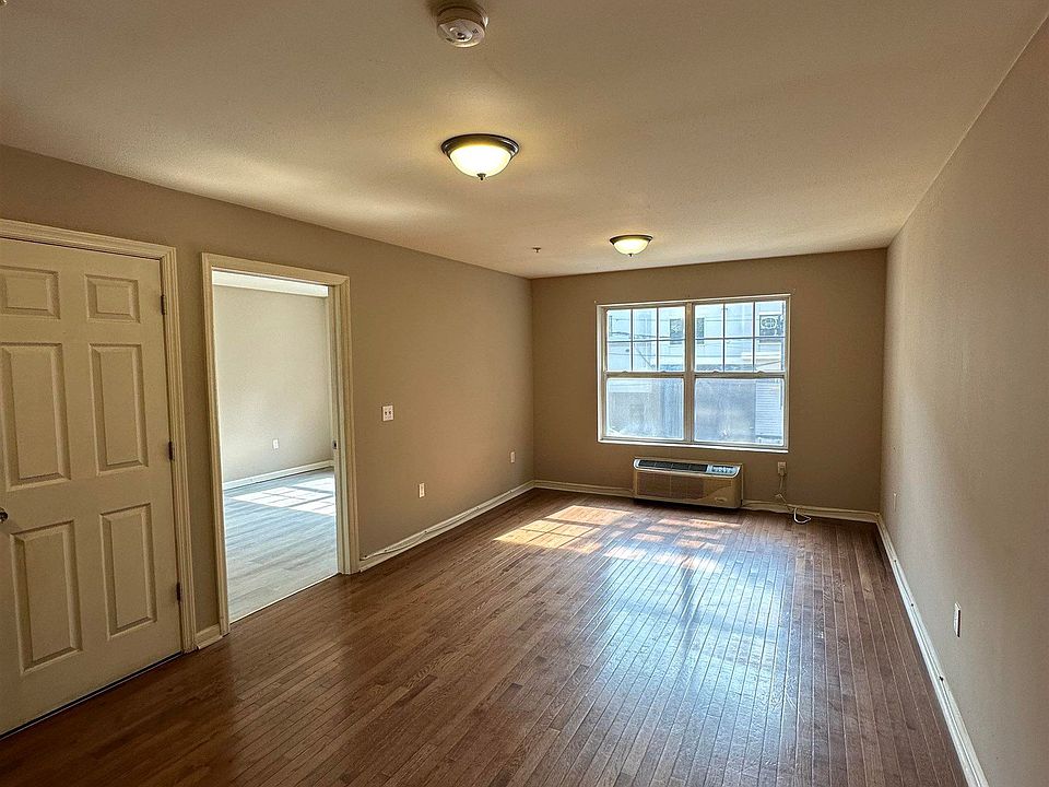 61 Park Ave Paterson, NJ Zillow