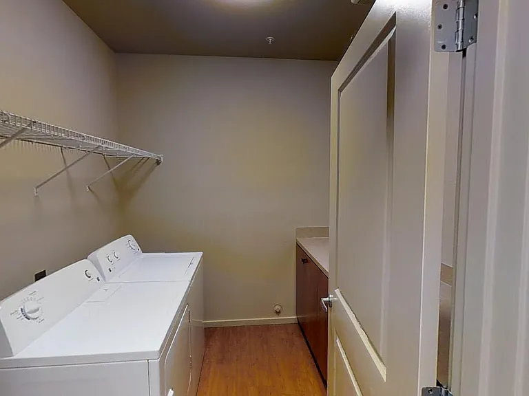 One Lake Place — Photo 10