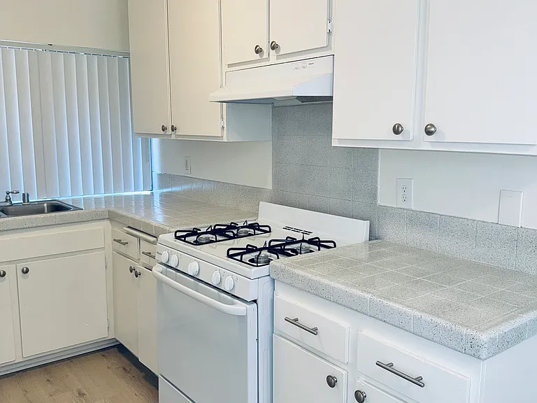 2321 E Commonwealth Ave #23 — Photo 3
