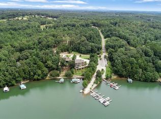 86 E Waters Edge Ln, West Union, SC 29696